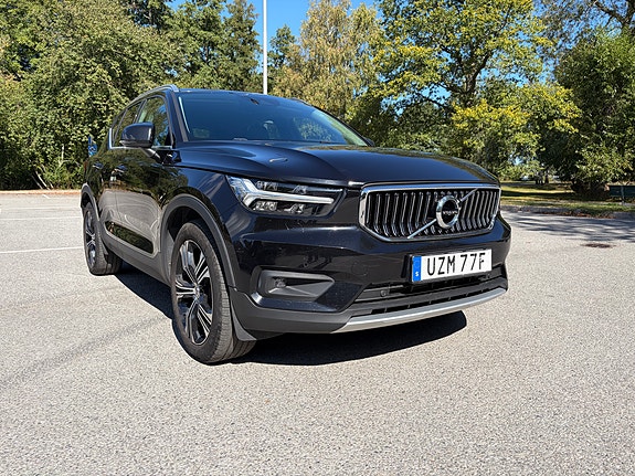 Volvo XC40 3 of 27