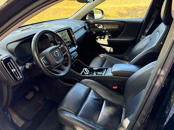Volvo XC40 11 of 27