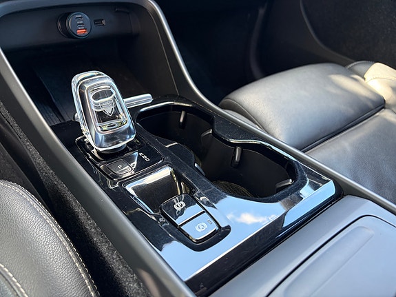 Volvo XC40 14 of 27