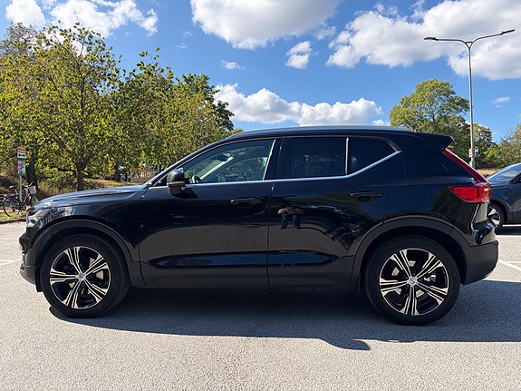 Volvo XC40 4 of 27