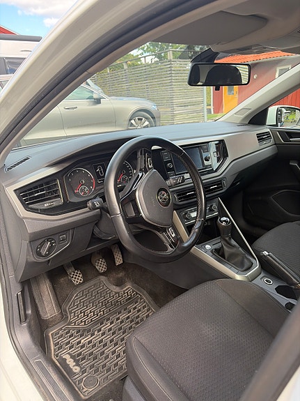Volkswagen Polo 7 of 9