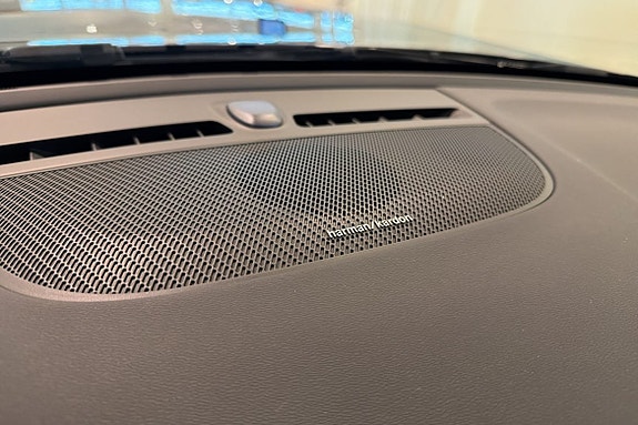 Volvo EX40 18 of 20