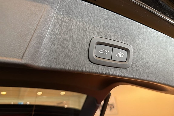 Volvo EX40 14 of 20