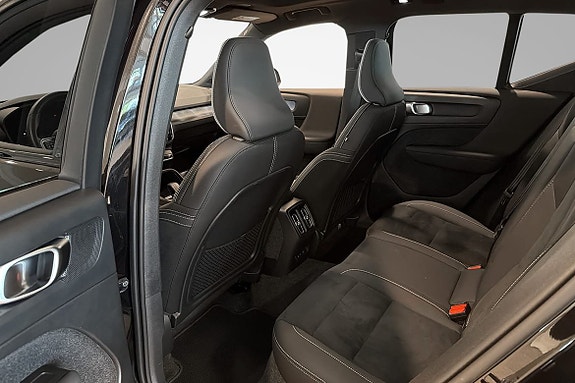 Volvo EX40 7 of 20