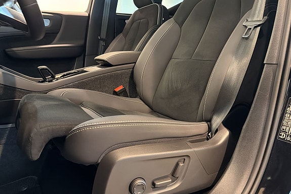 Volvo EX40 15 of 20