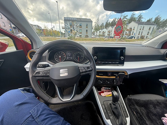 Seat Arona 2 of 13