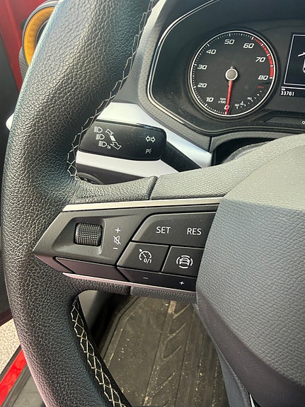 Seat Arona 11 of 13