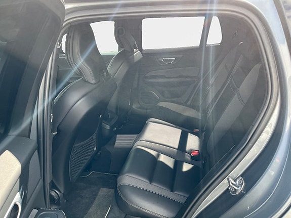 Volvo V60 10 of 14