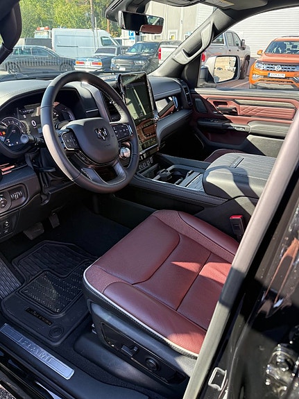 Dodge RAM 1500 4 of 9