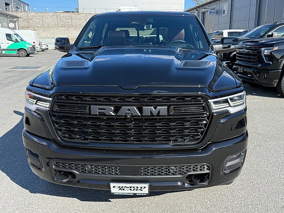 Dodge RAM 1500 2 of 9