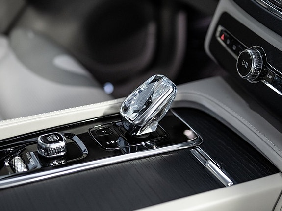 Volvo XC90 6 of 8