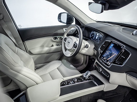 Volvo XC90 8 of 8