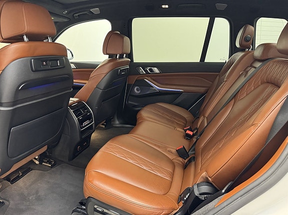 BMW X7 26 of 27