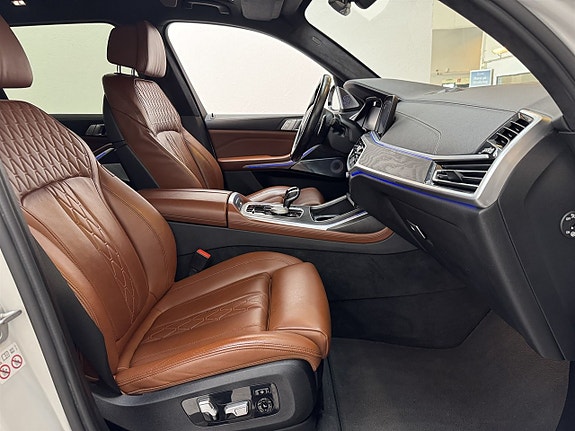 BMW X7 27 of 27