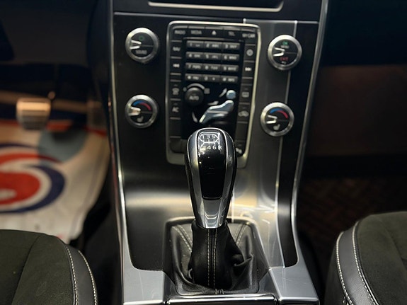 Volvo S60 12 of 23