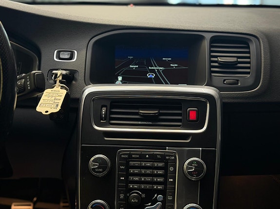Volvo S60 11 of 23