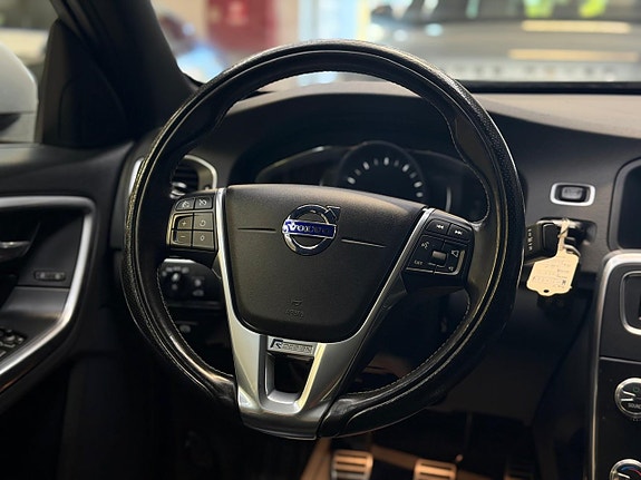 Volvo S60 9 of 23