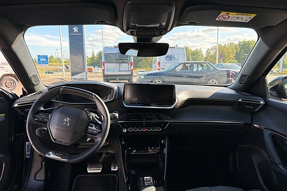 Peugeot 2008 5 of 8