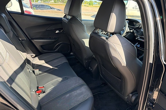 Peugeot 2008 6 of 8