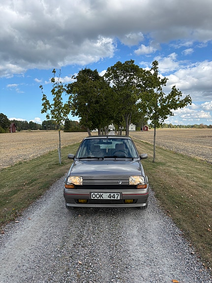 Renault 5 2 of 5