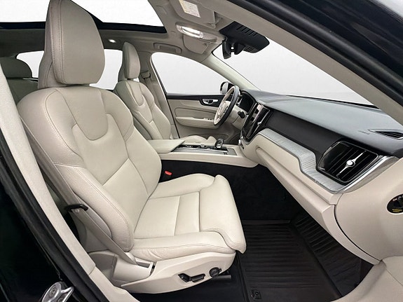 Volvo XC60 12 of 30