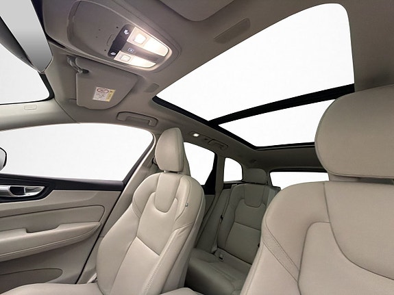 Volvo XC60 10 of 30
