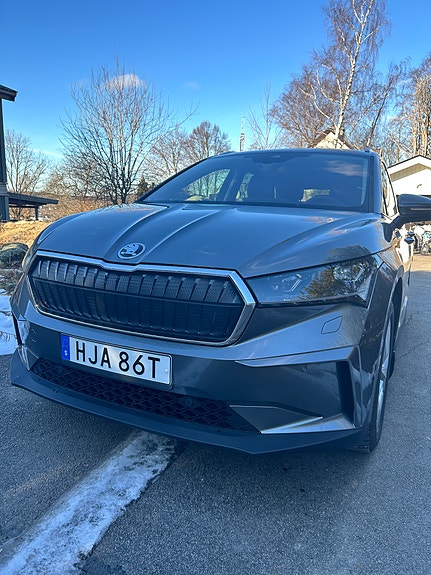 Skoda Enyaq 2 of 9