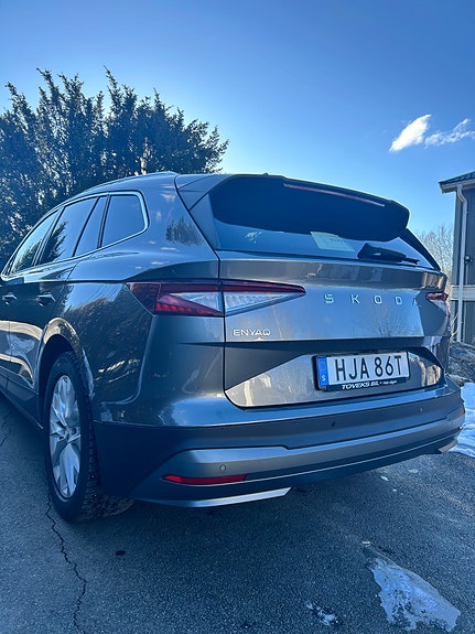 Skoda Enyaq 3 of 9