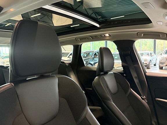 Volvo XC60 13 of 26