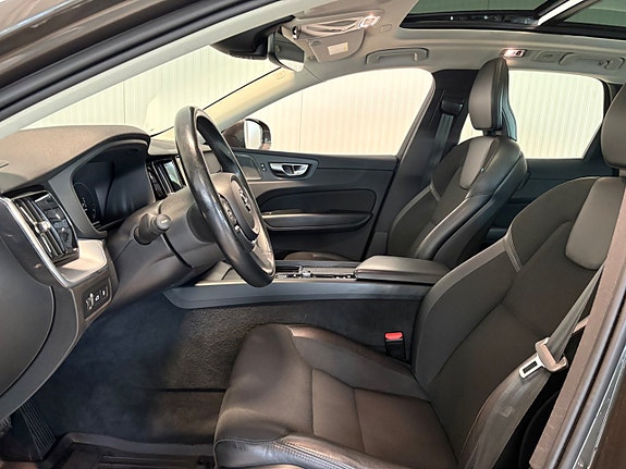 Volvo XC60 8 of 26