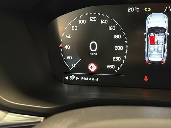 Volvo XC60 14 of 26