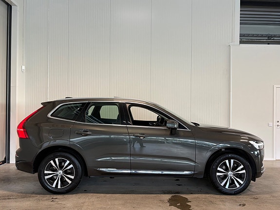 Volvo XC60 2 of 26
