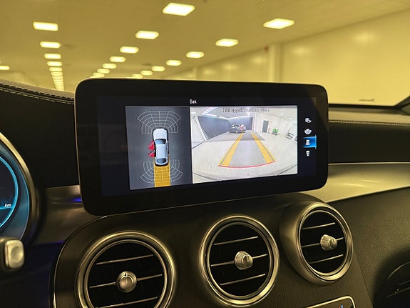 Mercedes-Benz GLC300 e 16 of 18