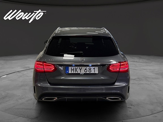 Mercedes-Benz C300 5 of 16