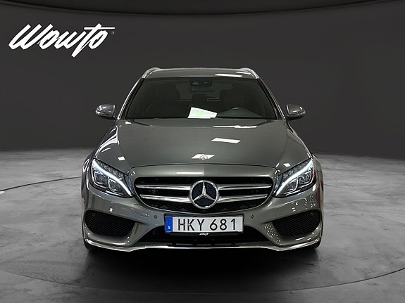 Mercedes-Benz C300 2 of 16