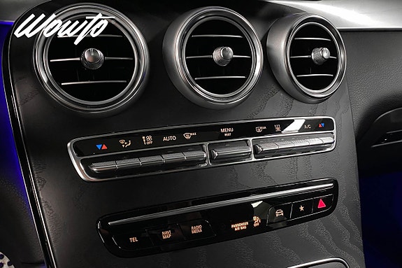 Mercedes-Benz GLC300 e 15 of 22