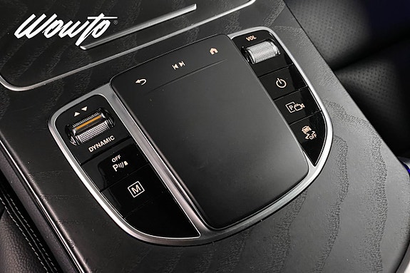 Mercedes-Benz GLC300 e 14 of 22