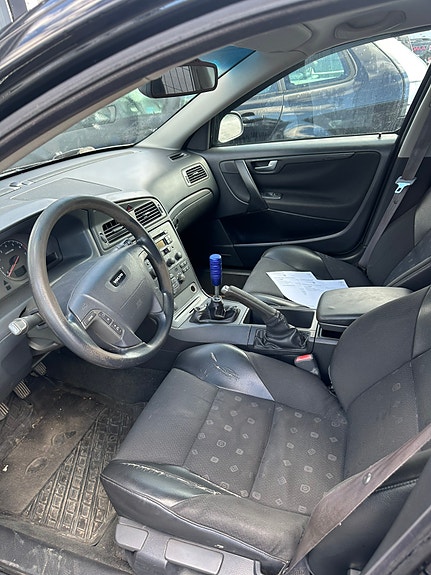 Volvo V70 5 of 9
