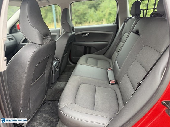 Volvo V70 7 of 18
