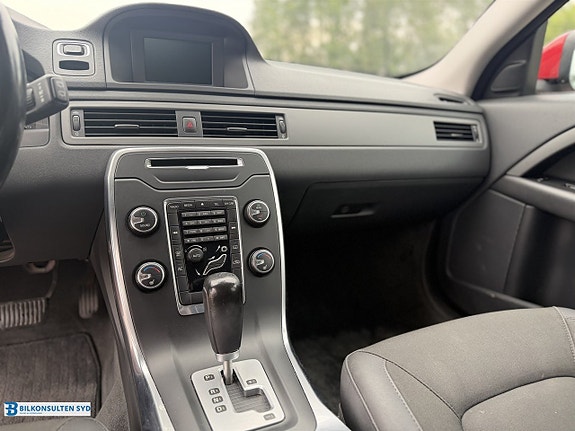 Volvo V70 11 of 18