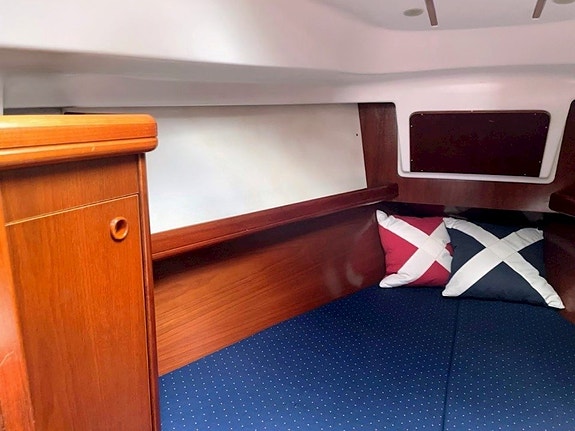 Beneteau Oceanis 331 Clipper 2-kabin 27 of 30