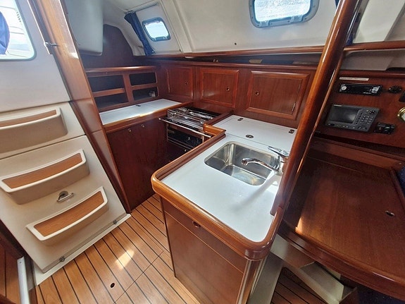 Beneteau Oceanis 331 Clipper 2-kabin 20 of 30