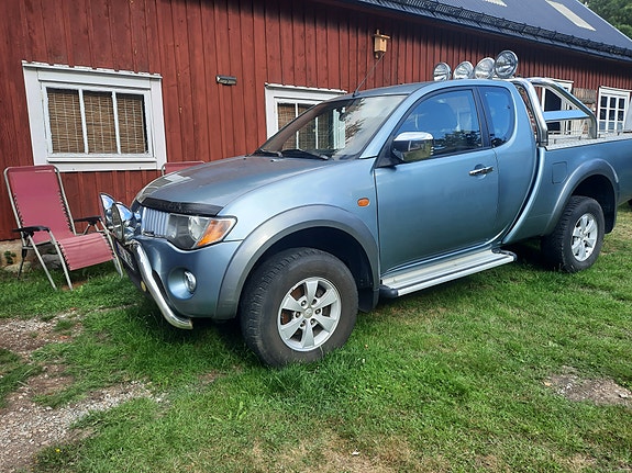 Mitsubishi L200 Club Cab 6 of 10