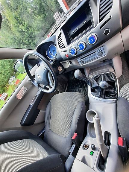 Mitsubishi L200 Club Cab 8 of 10