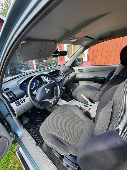 Mitsubishi L200 Club Cab 9 of 10