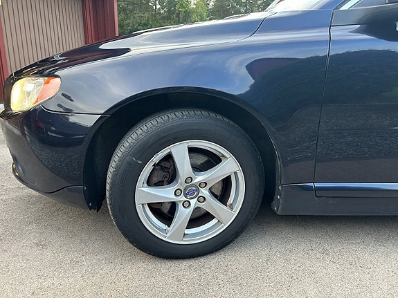Volvo V70 17 of 22