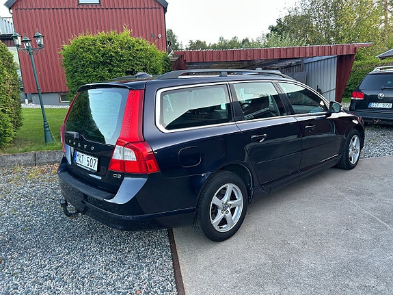 Volvo V70 3 of 22