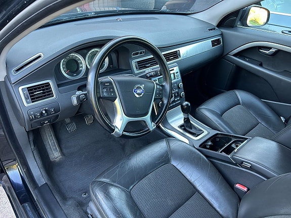Volvo V70 6 of 22
