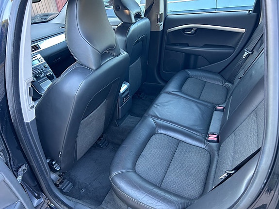 Volvo V70 10 of 22