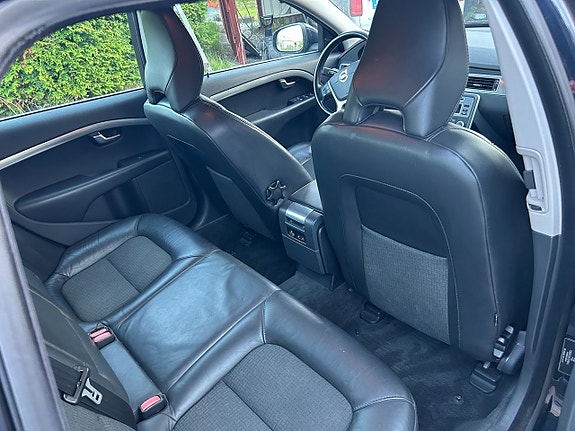 Volvo V70 5 of 22